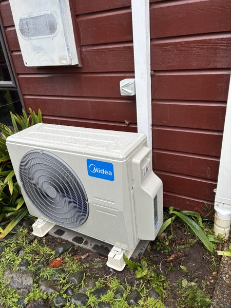 Midea Smart EF 2.15/2.45kw Supply and Installation Package for $1173+gst. Carousel 10