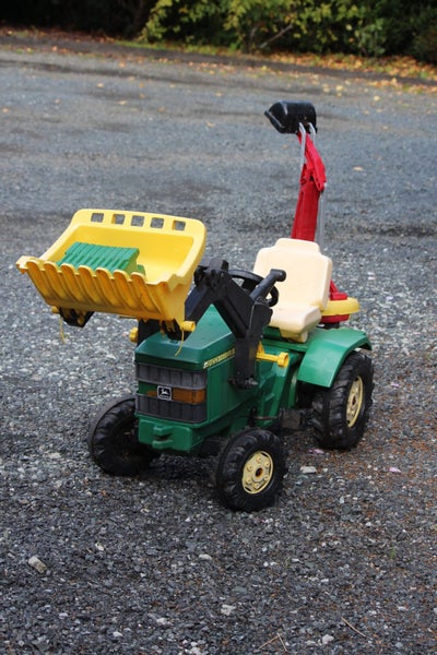 John Deere Tractor - children’s ride on Carousel 1