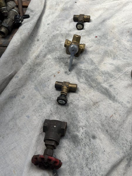 Valves/Taps 1/4 BSP x 4 miscellaneous Carousel 2