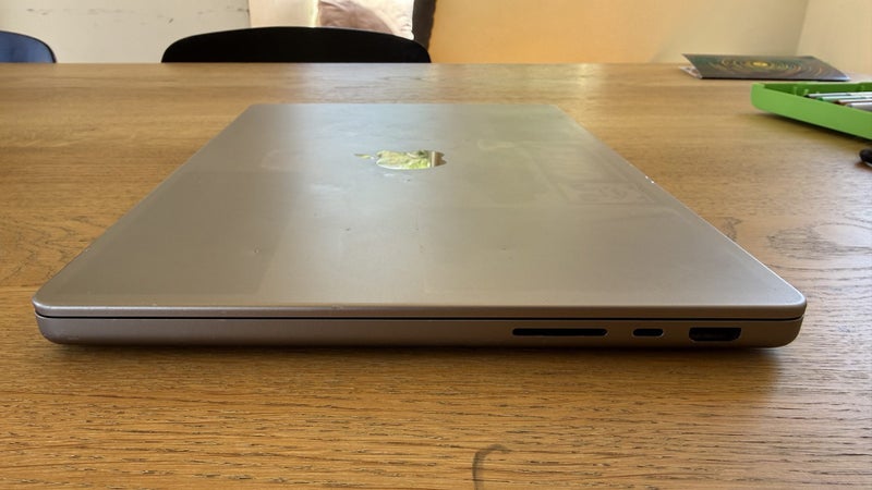 14 Inch M1 Apple MacBook Pro w/ 512GB HDD, 16GB RAM64427054669441114