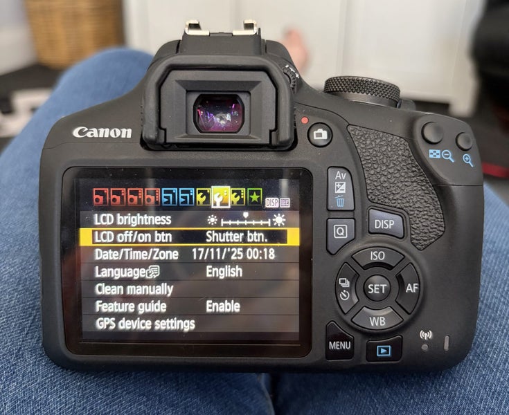 Canon EOS1500D + external flash +2 battery and charger64506626067969112