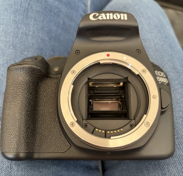 Canon EOS1500D + external flash +2 battery and charger64506626067969114