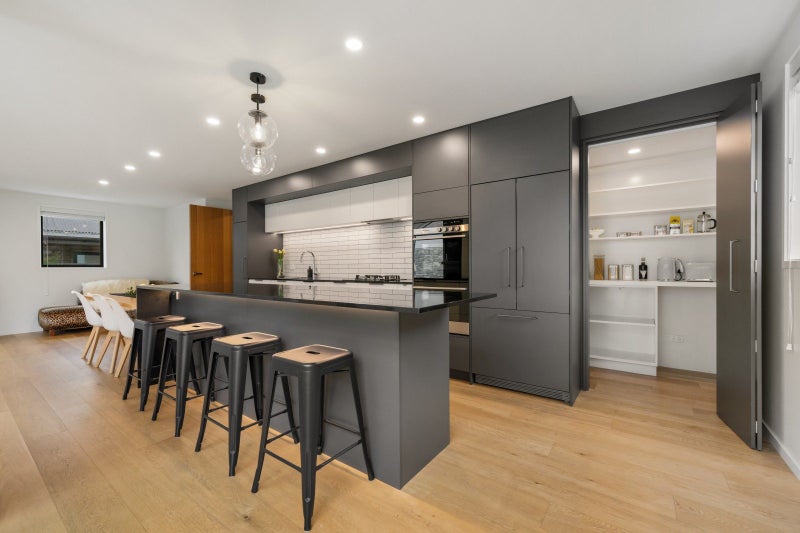 Superb location in the Historic Zone64427508427139112