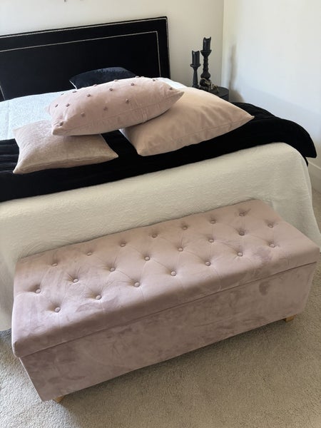 bedroom furniture Carousel 2