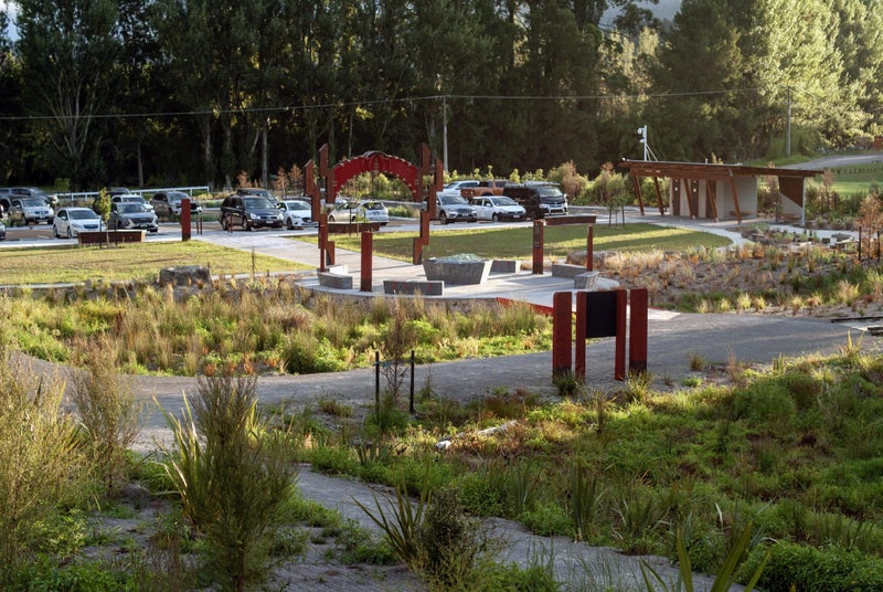 Law Creative Carousel 1