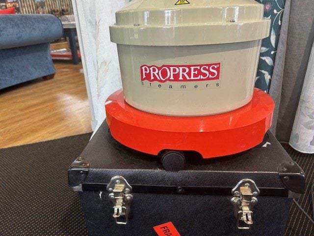 Steamer (Pro Press) for fabrics & garments - Heavy Duty Carousel 1