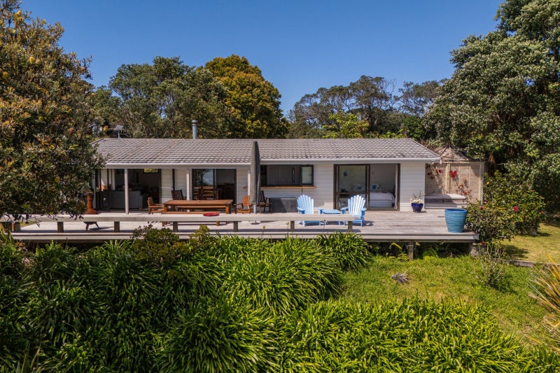 Coastal Paradise64429014682371114