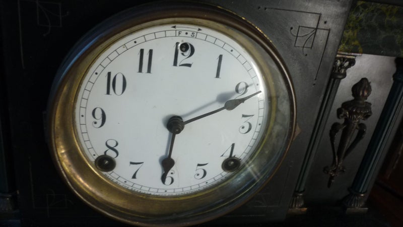 ANTIQUE MANTEL CLOCK Carousel 4