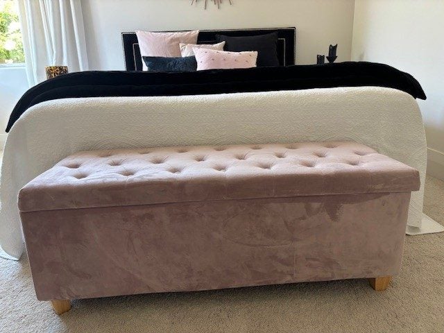 bedroom furniture Carousel 6