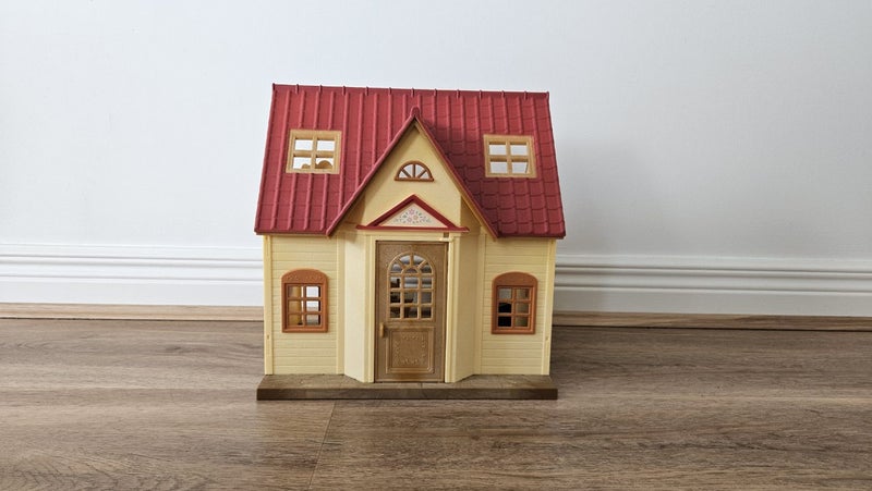 Sylvanian Red Roof Cottage with Furniture $1 RESERVE Carousel 2