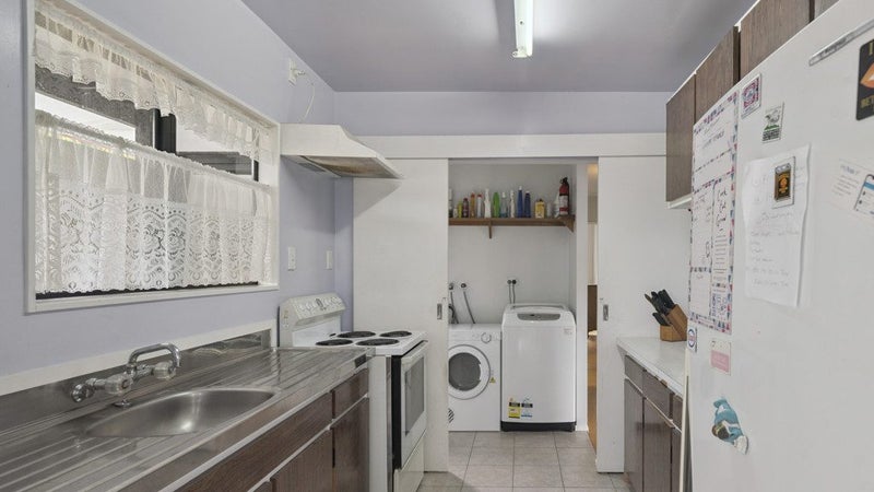 Ideal Family Home with Potential!64428812436353114