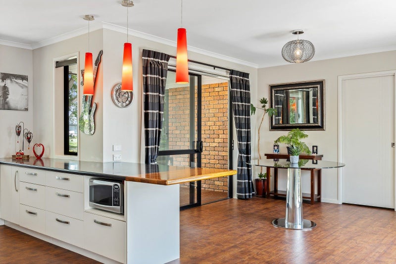 Private riverside living in popular Silverstream64428921117826114