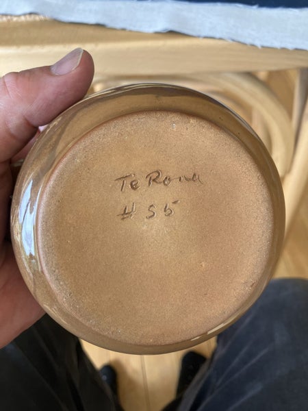 New Zealand studio pottery Te Rona casserole dish and bowls Carousel 9