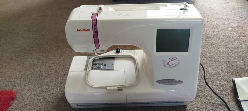Janome Memory Craft 350E embroidery machine64429135563267111