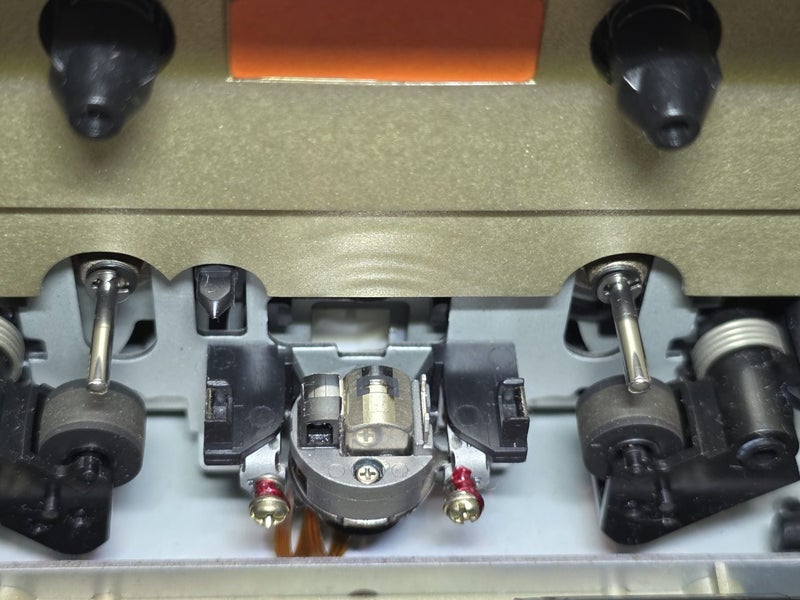 Denon DRM-555 & DVD-1600 Carousel 17