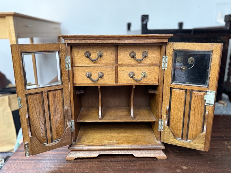 A Quality Circa 1930's Solid Oak Miniature Apprentice Cabinet Carousel 2