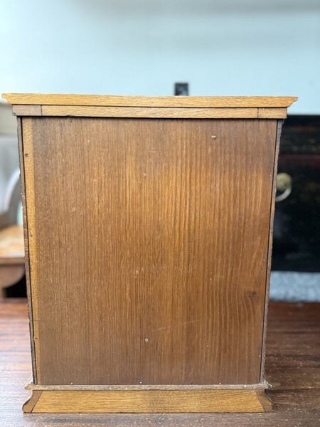 A Quality Circa 1930's Solid Oak Miniature Apprentice Cabinet Carousel 17