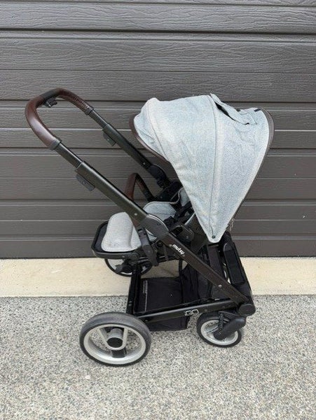 Mutsy Igo Pram with Carrycot64429619668483114