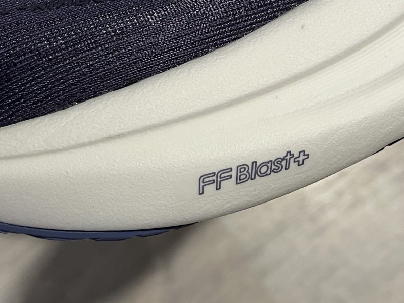 ASICS Gel-Nimbus 27 - MENS : US 9 / UK 8 (Almost NEW)64429673867777114