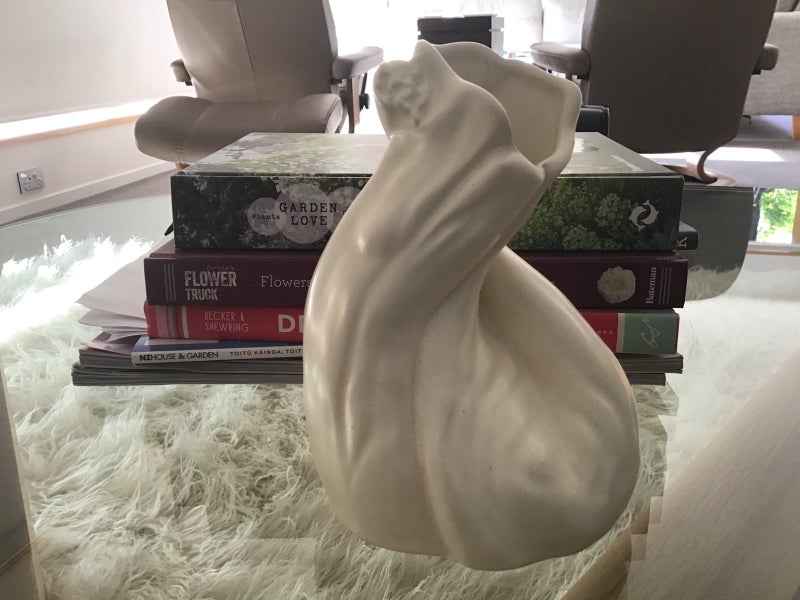 Crown Lynn Stump Vase 590 Carousel 1