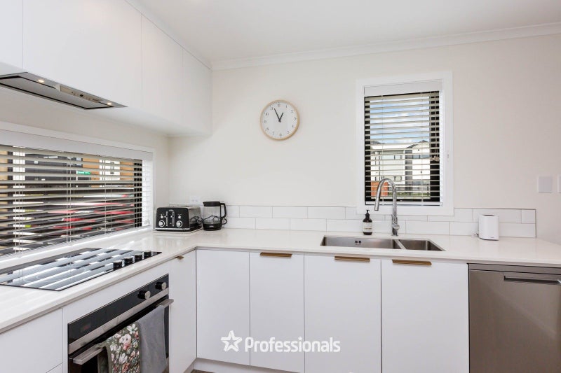 Stylish Home - with Racecourse Views64429915365507114