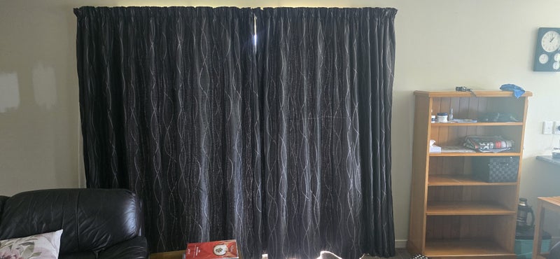 Curtains64430360326530111