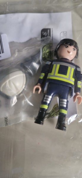 Playmobile fire fighter (new) Polybag Carousel 1