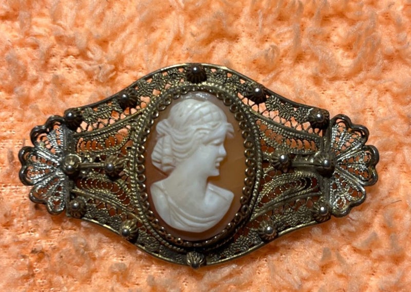 ANTIQUE SHELL CAMEO BROOCH MARKED 800 with ORNATE FILIGREE Carousel 1