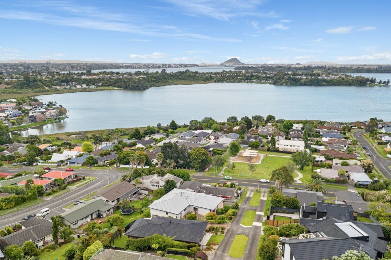 Bigger than Texas with views for Africa64436540178947111