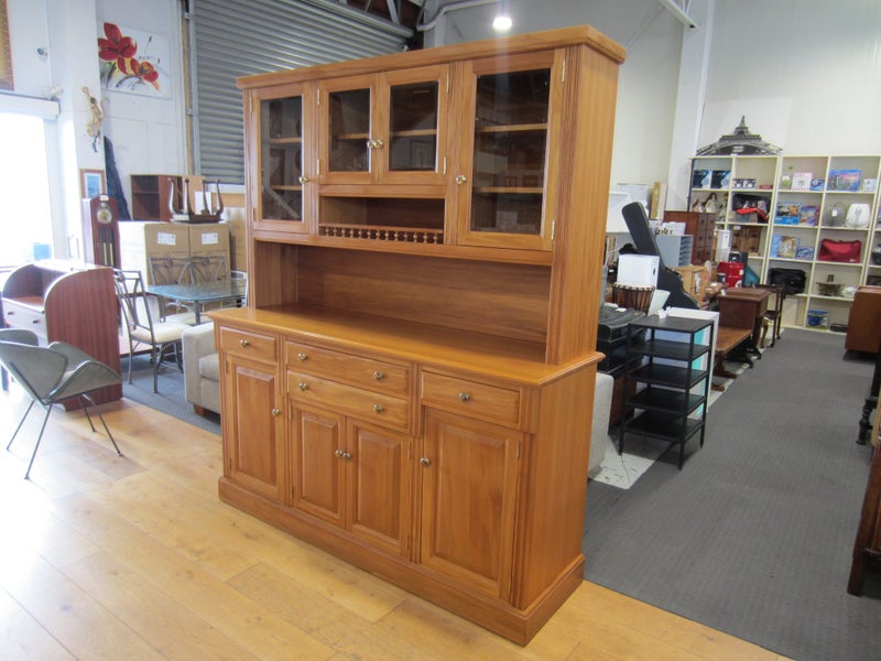 Solid Rimu Buffet & Hutch Carousel 2
