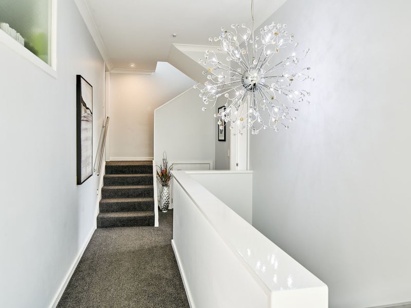 Grand Home - Panoramic Views64436741419521113