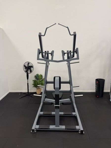 Plate Loaded Iso-Lateral Front Lat Pulldown64515059371778111