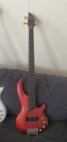 Cort curbow 4 string bass Carousel 1