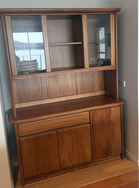 Solid Rimu Hutch from Danske Mobler64437738987906110
