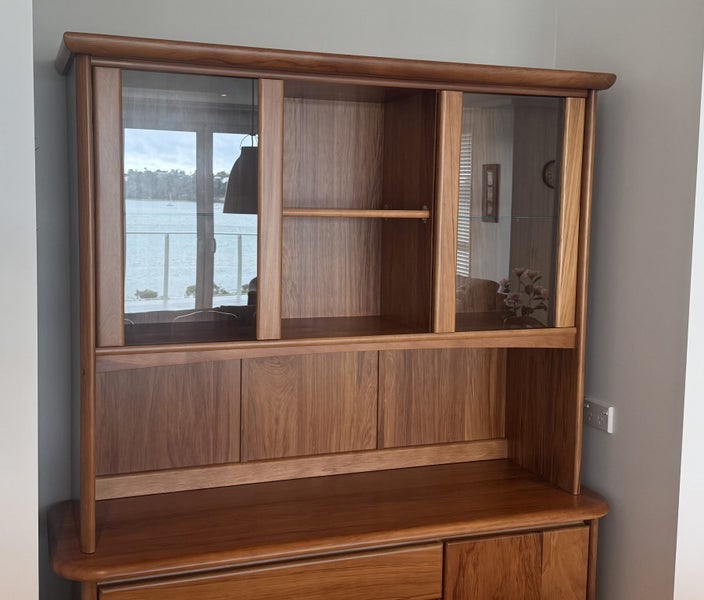 Solid Rimu Hutch from Danske Mobler64437738987906111