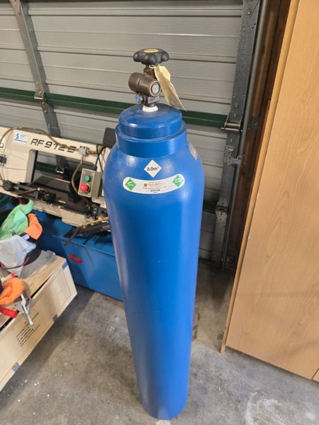 argon gas bottle *full* Carousel 1