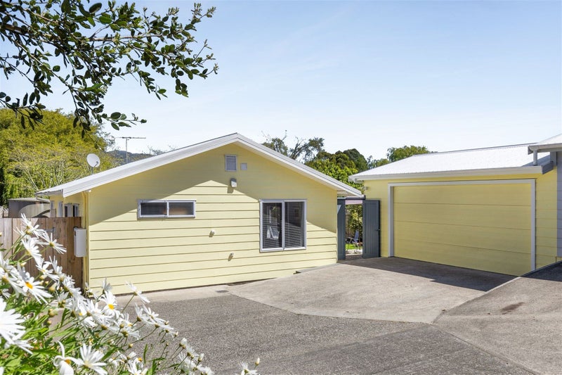 Time to enjoy life by the beach!64437792470787111