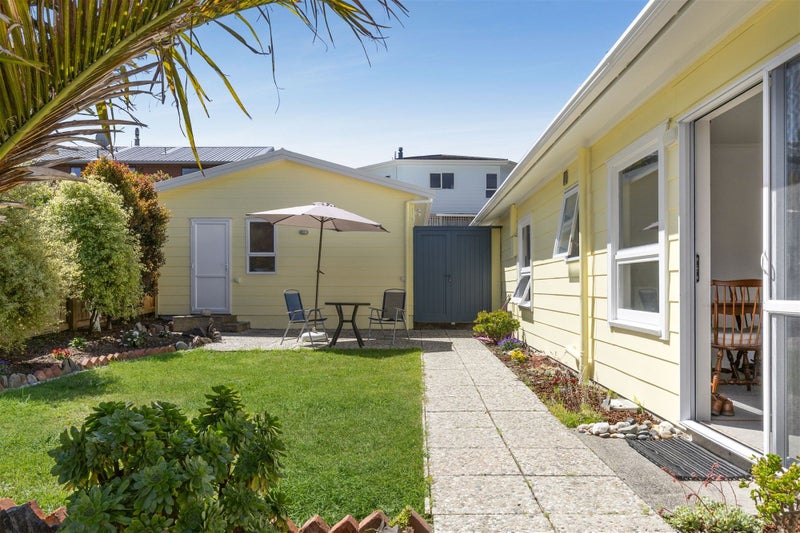 Time to enjoy life by the beach!64437792470787112