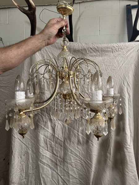 Chandelier Carousel 1