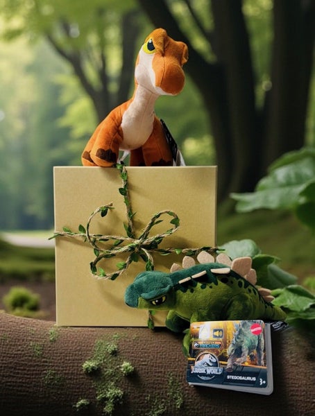 Roarsome Jurassic World Plush Dinosaur Gift Box (DHF47) Carousel 1