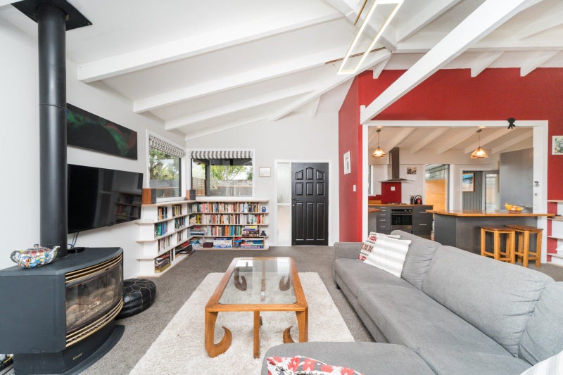 Solid, stylish and school zoned64438101664131112