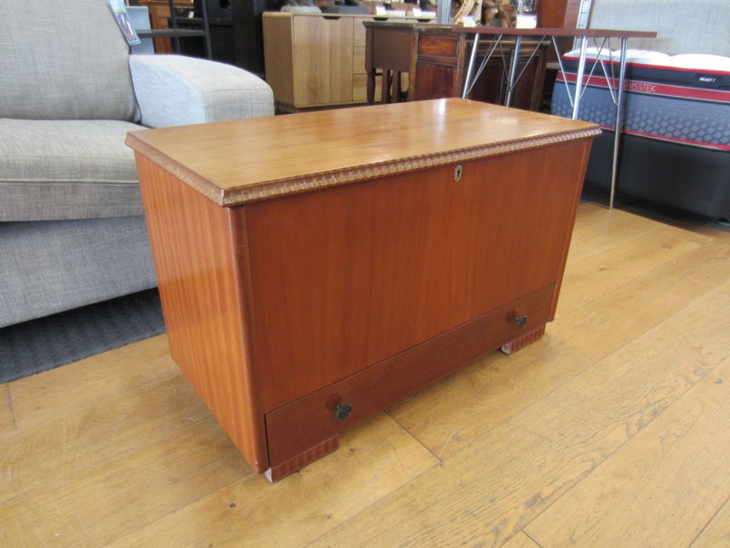 Mid Century Glory Box, Lockable with Key Carousel 1
