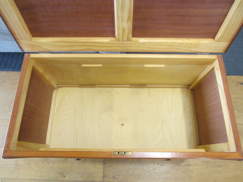 Mid Century Glory Box, Lockable with Key Carousel 11