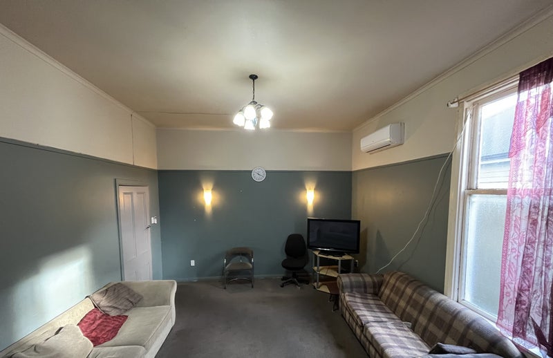 Petone, 6+ bedrooms64438356825346111