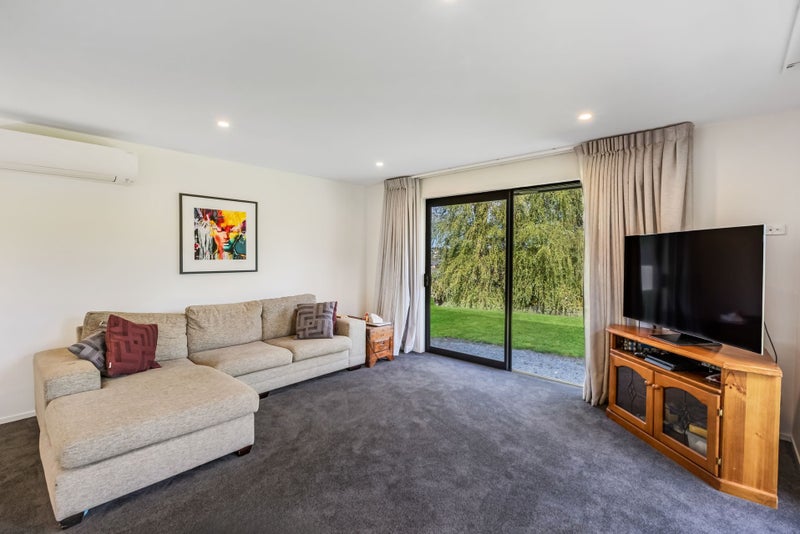 NEAR NEW HOME WITH WIDE OPEN VIEWS64438516975491113