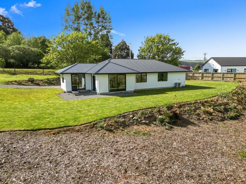 NEAR NEW HOME WITH WIDE OPEN VIEWS64438516975491110