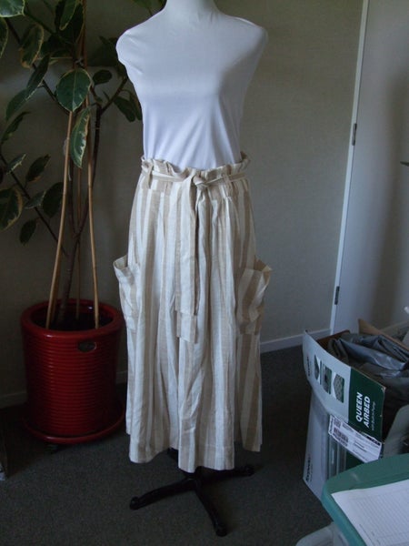 Beautiful Vassalli Striped Linen Skirt With a Belt Excellent Cond. Sz 14 Carousel 2