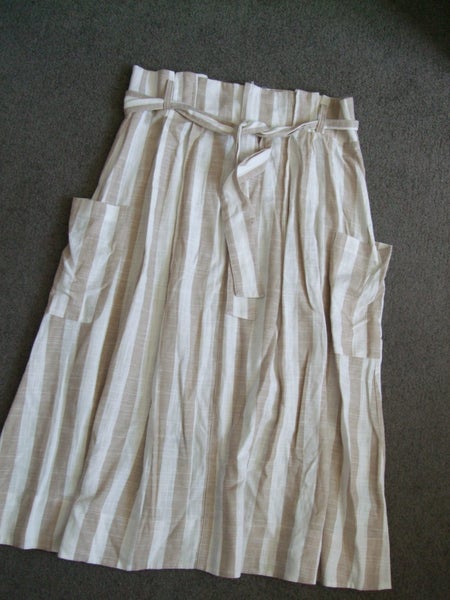 Beautiful Vassalli Striped Linen Skirt With a Belt Excellent Cond. Sz 14 Carousel 1