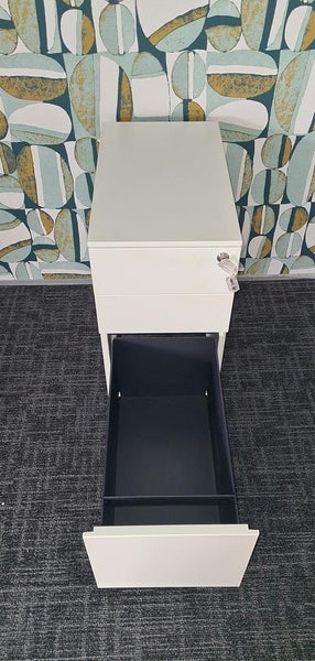 White metal mobile 3 drawers Carousel 5