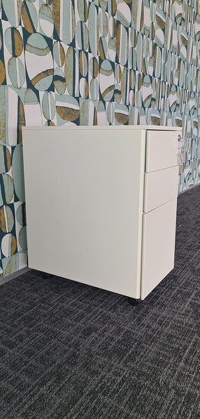 White metal mobile 3 drawers Carousel 2